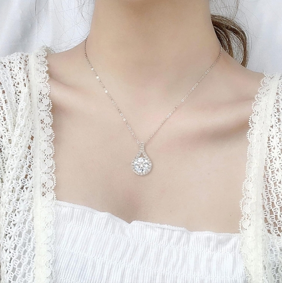 GRA Certified 1Ct Moissanite Necklace.925 Sterling Silver 18K Gold Plated. - Picture 2 of 9